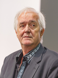 Poträttbild av Henning Mankell