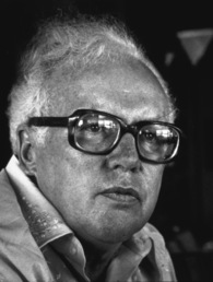 Porträttbild av John D. MacDonald