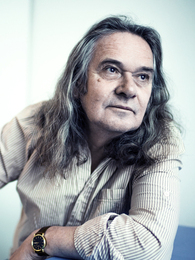 Poträttbild av Ingvar Ambjørnsen